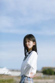 年轻的女教师免费观看